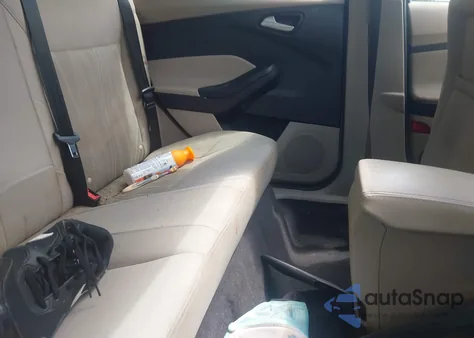 2015 Ford Focus Se z USA, uszkodzony, nr VIN 1FADP3F20FL260905